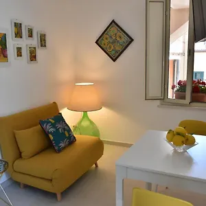https://taormina-apartments-casa-di-anna.taorminaitalyhotels.com