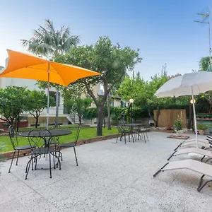 https://villa-valverde-apartments.taorminaitalyhotels.com